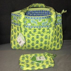 VERA BRADLEY Tote and makeup case